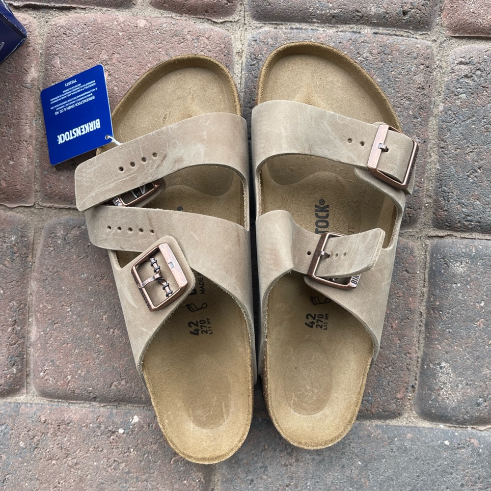 NEW Birkenstock Arizona Tobacco Brown Size 42 Men’s sz 9 to 9.5 or Women’s sz 11